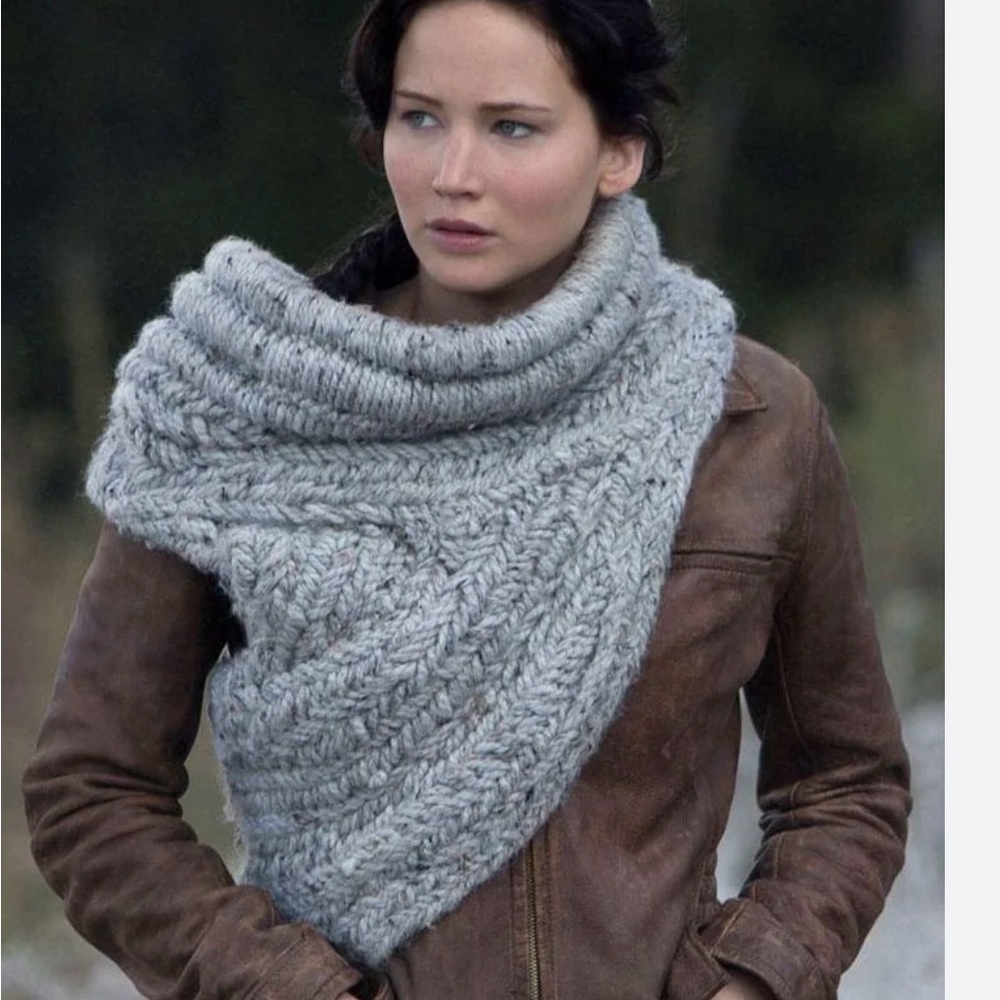 Hunger games Katniss huntress cowl vest armor in light gray grey unisex